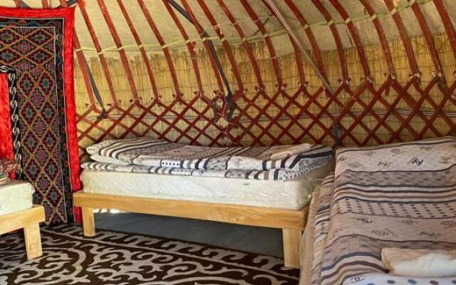 Yurt camp Sonun