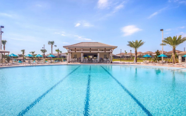 9 Bedroom Family Friendly Retreat -Champions Gate, Davenport