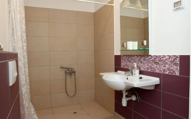 Heart of Strunjan Apartments AL