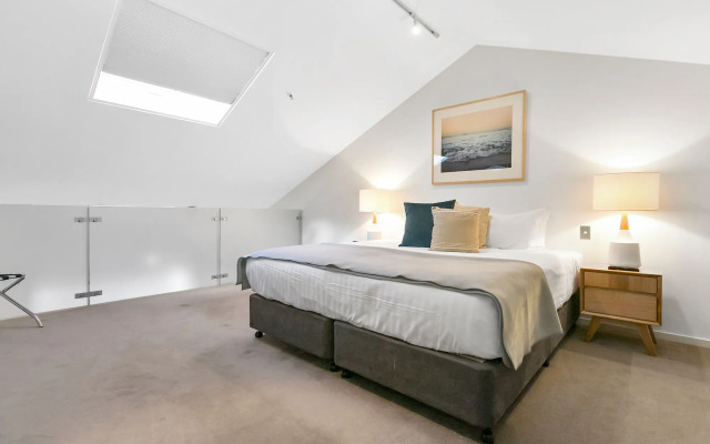 Sullivans Cove Apartments