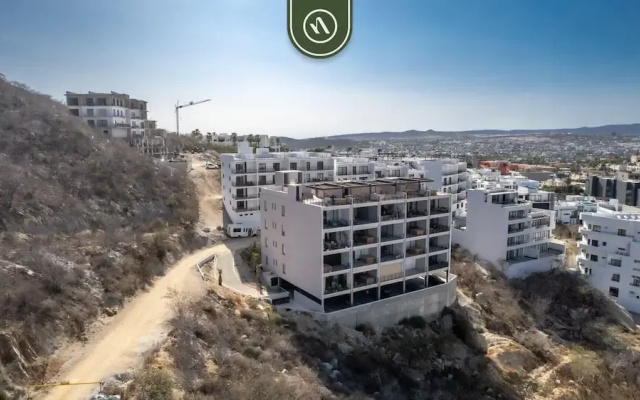 New 2 BR Condo With Private Terrace - BBQ