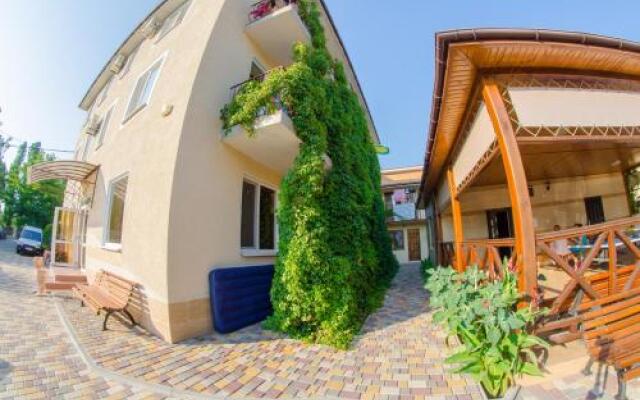 Guest House Primorskaya 25