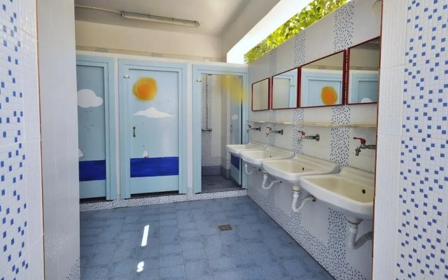 Santorini Camping/Rooms