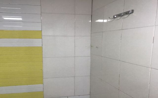 7 Days Premium (Guangzhou Tianhe Tiyu West Road Metro Station)