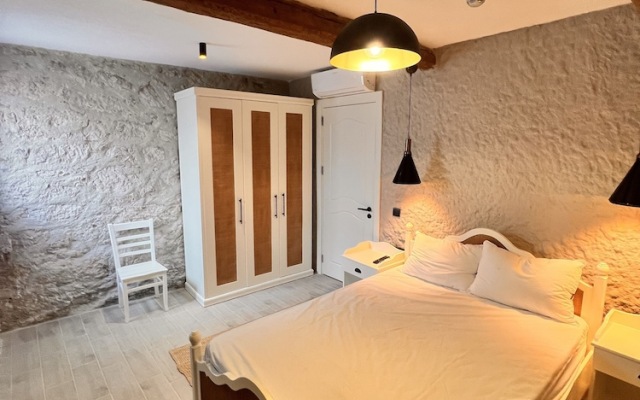 Selavi Hotel