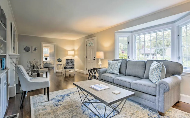 Spacious Getaway W/deck - Walk to Nantucket Sound!