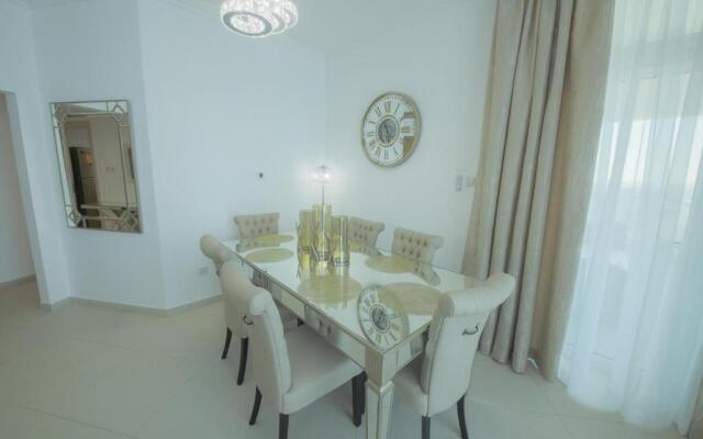 Stunning 5* 4Br-Oceanfront-Apartment