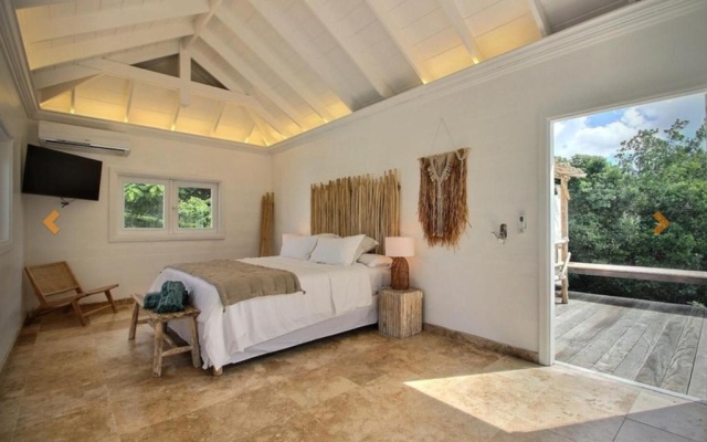 3 bedrooms villa at Les Terres Basses 200 m away from the beach with lake view private pool and enclosed garden — фото 4