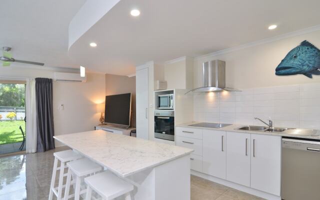 Seascape Holidays – 3 Reef Terraces on St Crispins