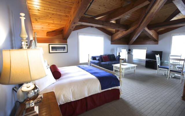 Boston Yacht Haven Inn & Marina