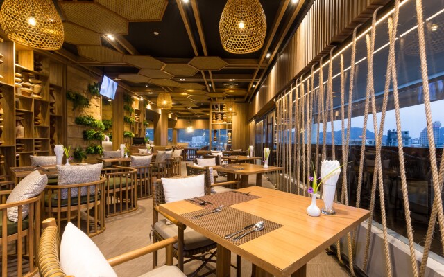 Journeyhub Phuket Patong Hotel