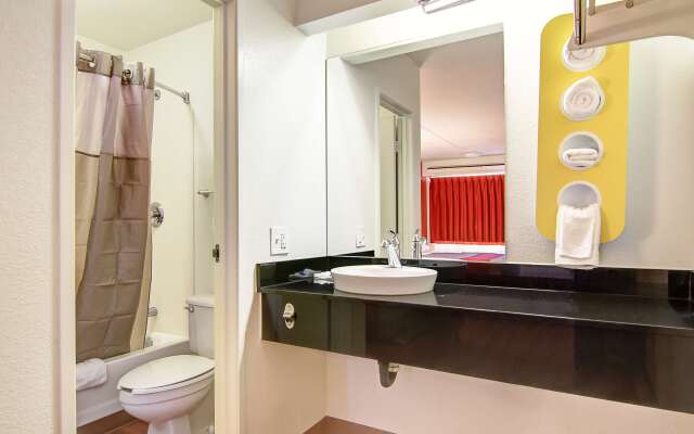 Motel 6 Springfield, MO - North