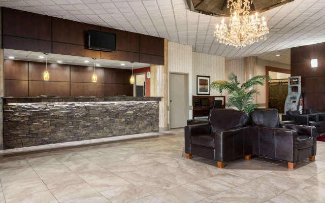 Travelodge by Wyndham Lloydminster