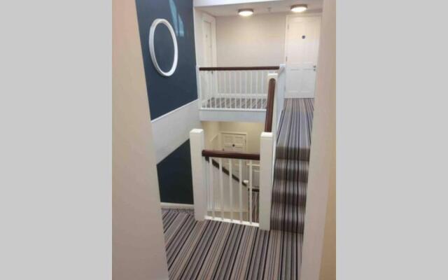 Stunning & Central Milsom Street Apartment