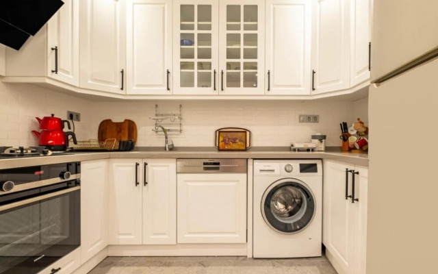 Bright and Central Flat in Kadikoy With Balcony