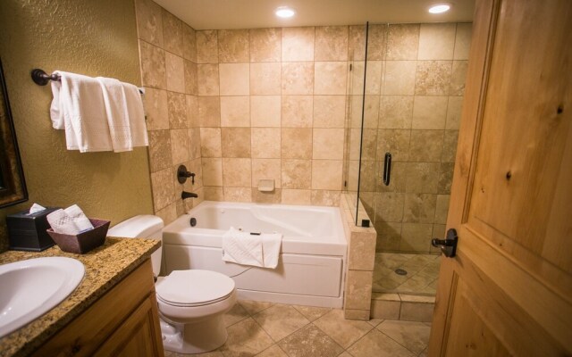 Well Equipped Condo with Balcony Overlooking Pool by RedAwning