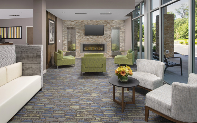 Holiday Inn Express & Suites North Brunswick