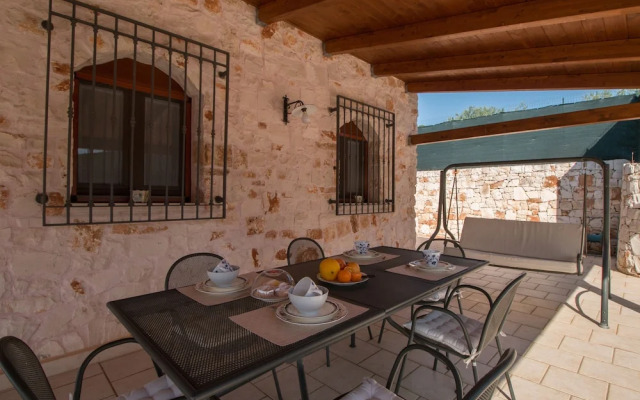 TD Villa Luna Trulli with Large Pool