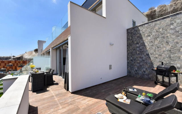 Penthouse Beyond Amadores