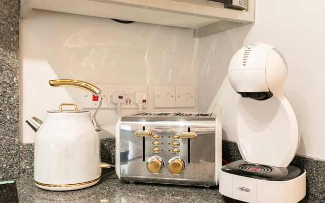 11 Helena House Business Apartment