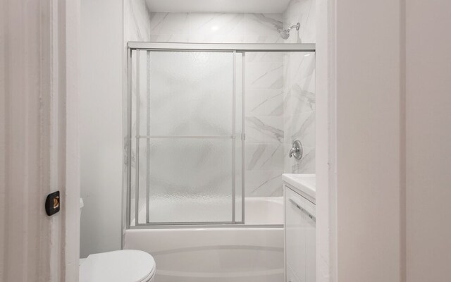 Beautiful Private Bedroom in Mile-End