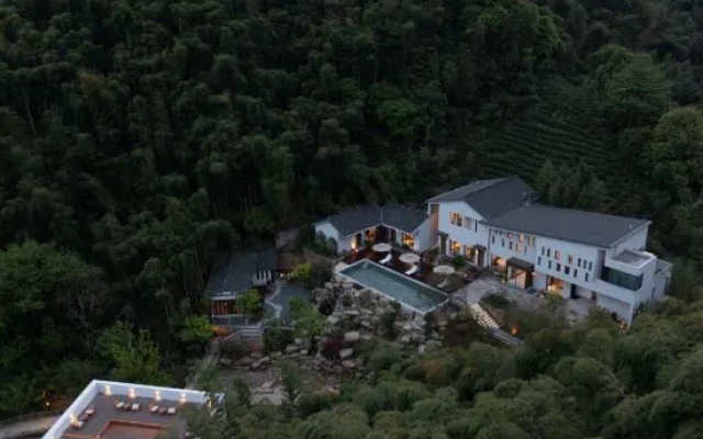 Wuta Xinshe (Jingshan Temple Branch)