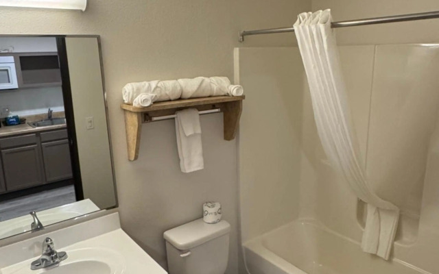 Baymont by Wyndham Dickinson