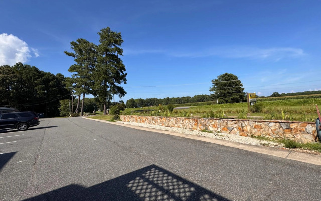 Whispering Pines by Hotel O Whitestone VA