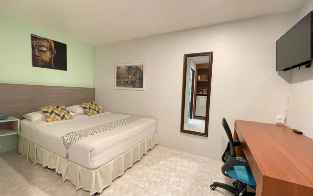 Summer Breeze Hotel