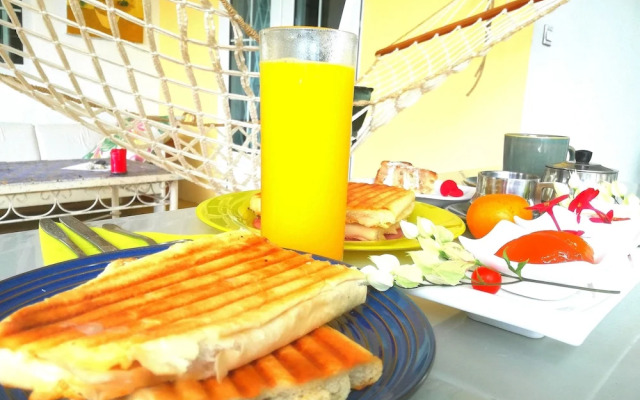Bahama Breeze Beach Apartment B&B