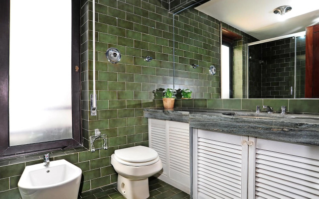 Sunset Balcony in Estoril - Checkinhome