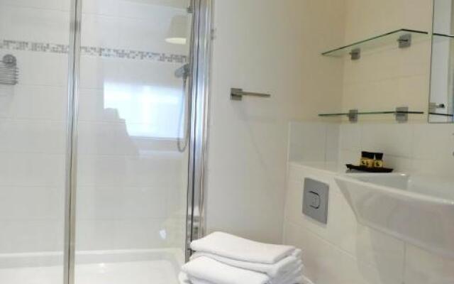Western Gate, Executive Central Apartments