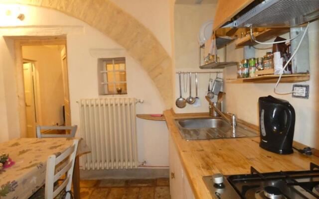 SCAPPO IN UMBRIA, nido cruxburgi