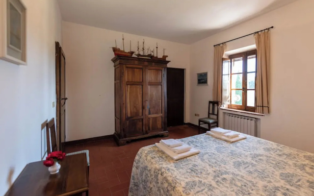 Country Villa In Tuscan Hills