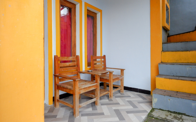 RedDoorz near Candi Cetho Karanganyar