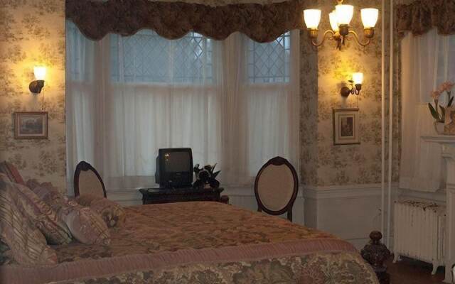 The Albanus Phillips Inn