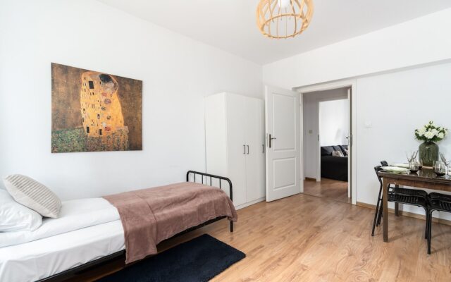 Family Apartment Promienista by Renters