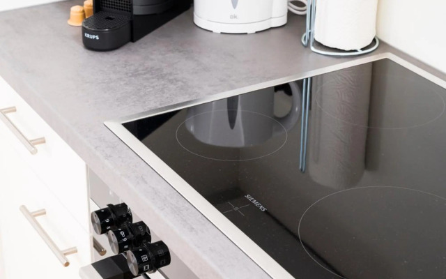 Triiiple Tower Dream Apartments with Rooftop-Summer-Pool by ichbucheAT