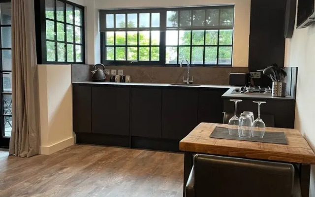 Booking Urban - Halstead