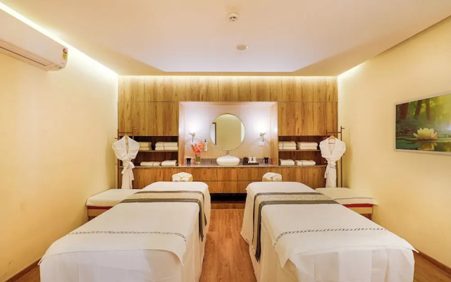 Club Mahindra Golden Landmark