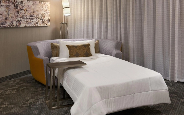 Courtyard by Marriott Kingston Highway 401/Division Street