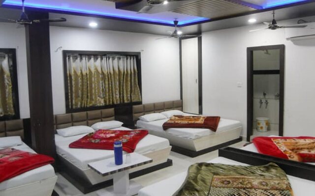 Hotel Shree Dwarkadhish Palace