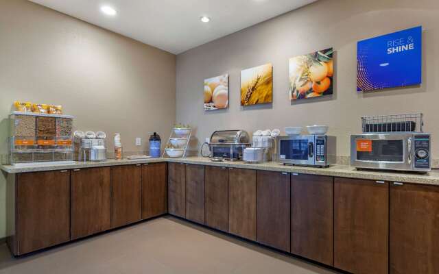 Comfort Inn & Suites Sidney I-80