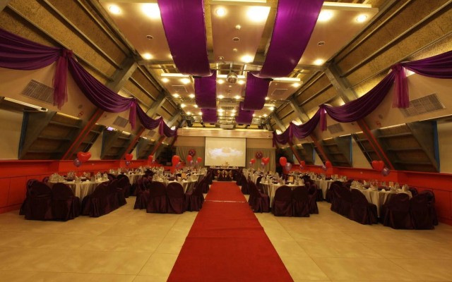 Resort One Hotel