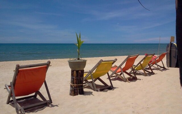 Beach Bar Hue Hostel