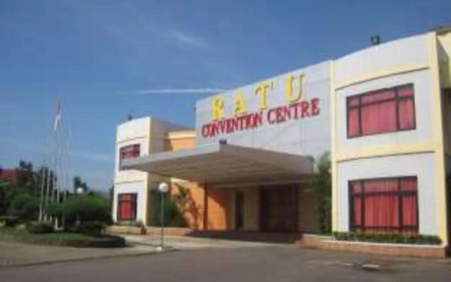 Ratu Hotel & Resort – Exterior – Jambi