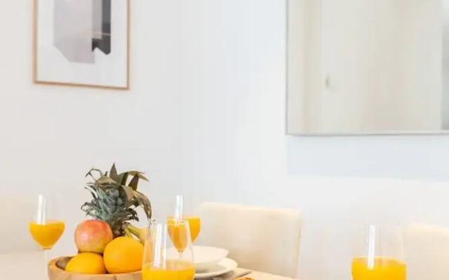 Stylish 2BR 2BA by the Heart of Soho