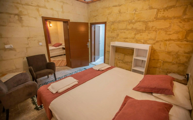 Capiedra Hotel