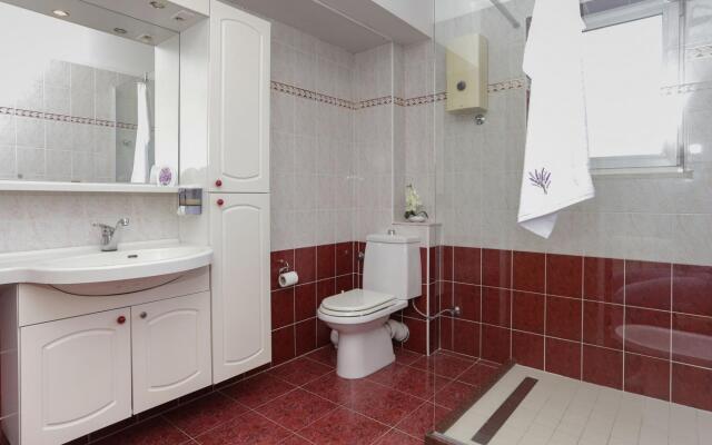 Apartment in Katel Gomilica Near Beach