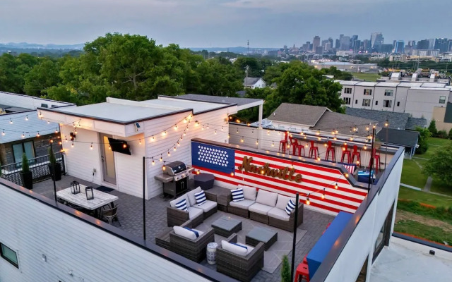 Rooftop Deck Shuffleboard BBQ Near Downtown